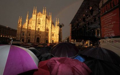 Pisapia canta a Milano: "Tutta mia la città". VIDEO