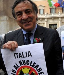 Leoluca Orlando si candida a Palermo. Nonostante le primarie