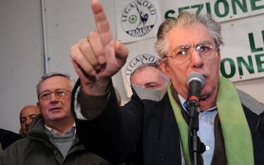 Bossi: "Bisogna fare le gabbie previdenziali". VIDEO