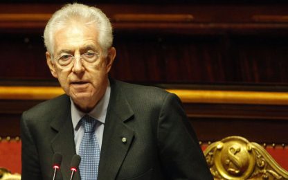 Monti: "L'Italia non fallirà". Critiche da Idv e Lega