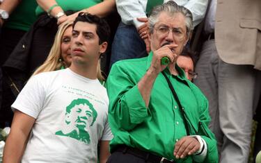 Caso Belsito, leghisti infuriati sul web: “Facciamo pulizia”