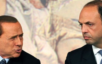 Berlusconi gela Alfano: “I ministri Pdl ricordino Fini”