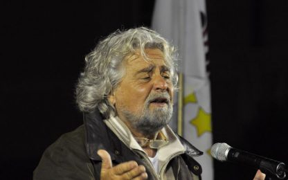 M5S, Beppe Grillo rincorre le firme per l'election day
