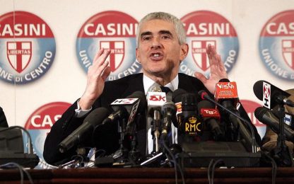 Casini: "Tra Lega e Pdl è l'accordo della disperazione"