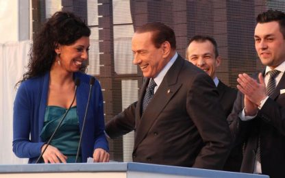 Battute di Berlusconi, l'impiegata: "Ero imbarazzata"
