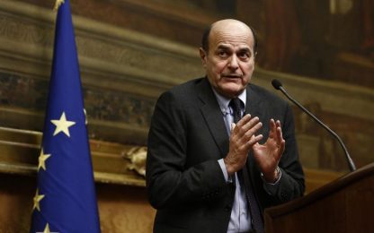 Bersani: "Mia proposta per tutti i partiti". Tensione nel Pd