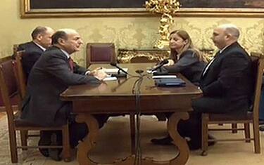 Insulti di Grillo ai politici. Dal M5S no alla fiducia