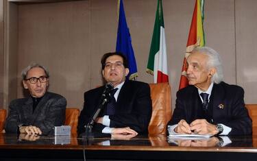 Sicilia, Crocetta revoca incarichi a Battiato e Zichichi