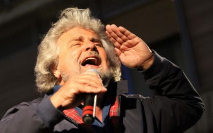 Grillo attacca due politici su Facebook. Insulti e polemiche