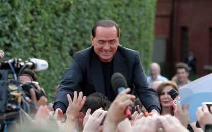 Berlusconi: "Se mi condannano vado in cella". Poi frena
