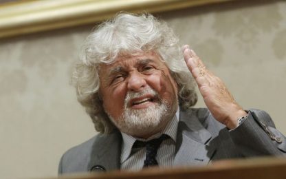 Grillo all'attacco di Napolitano: "Si dimetta"