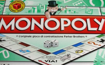Deputati Pd contro il nuovo Monopoly, ma su Twitter si ride