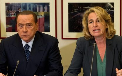 Berlusconi: "Italia non è una democrazia. Craxi uomo giusto"