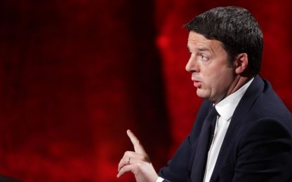 Renzi: "La politica deve tagliare se stessa"