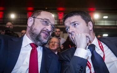 Renzi al congresso Pse: "Conti in ordine per i nostri figli"