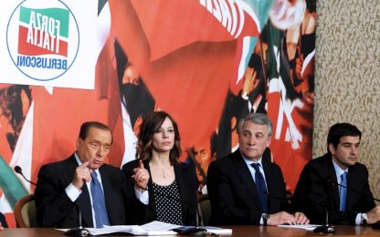 Berlusconi: "Stop dibattito su primarie". E Alfano apre a Fi