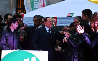 Berlusconi torna in piazza: "Basta tasse sulla casa"