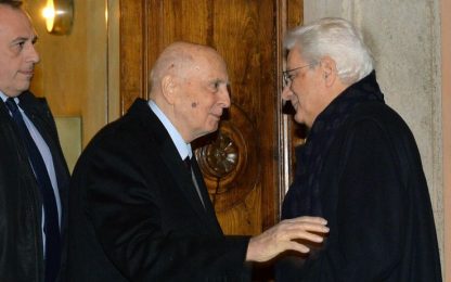 Mattarella: "Ho ringraziato Napolitano". VIDEO
