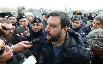 Salvini: "Razzista chi usa immigrati per fare soldi"