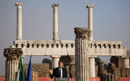 Renzi a Pompei: "L'Italia non si è arresa al proprio declino"