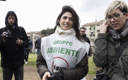 Elezioni a Roma, scontro tra il Pd e la candidata M5S