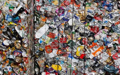 Carta, vetro e umido: riciclare vale 6,5 miliardi di euro all'anno