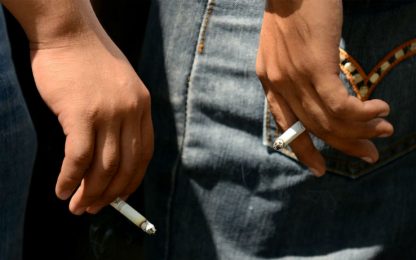 Nell'Unione Europea una persona su quattro è fumatrice 