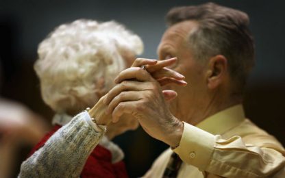 La longevità aumenta ma le più anziane sono sempre le donne