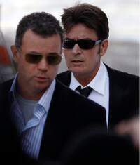 Charlie Sheen rischia la revoca della libertà su cauzione