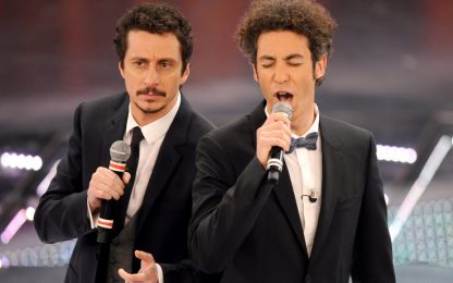 Sanremo, Luca e Paolo scherzano sui "buoni": gag su Saviano