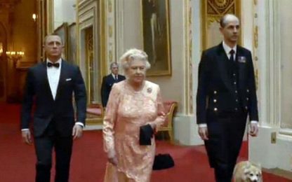 Olimpiadi, la Regina Elisabetta recita accanto a James Bond