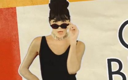 Carla Bruni come la Hepburn nel nuovo video: "Mon Raymond"