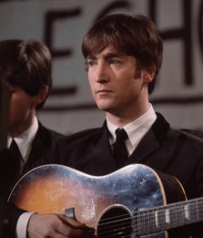 La chitarra di John Lennon venduta per 2,4 mln di dollari