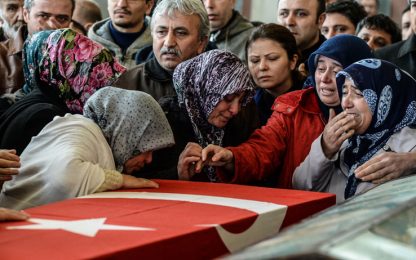Attentato in Turchia, le vittime salgono a 37. Undici arresti