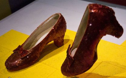 "Salviamo le scarpette rosse di Dorothy", museo Usa lancia la campagna