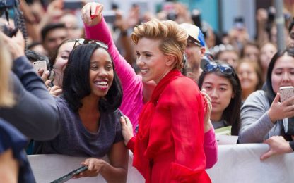 Scarlett Johansson apre un negozio di pop corn a Parigi