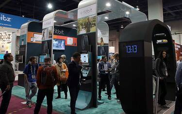 Fitbit verso l'acquisizione degli smartwatch Pebble