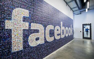 Facebook, "safety check" diffonde falso allarme bomba in Thailandia 