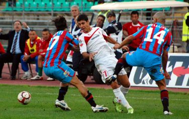 CALCIO_CAMPIONATO_SERIE_A_BARi_CATANIA_STADIO_SAN_NICOLA_2009100