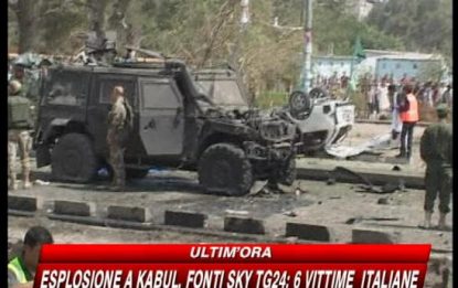 Kabul, colpiti due mezzi blindati italiani: 6 militari morti