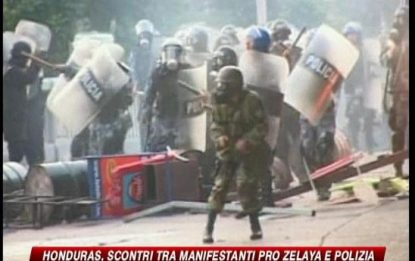 Honduras, scontri tra manifestanti pro Zelaya e polizia