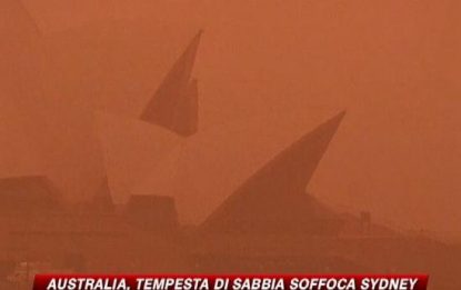 Sydney, tempesta di sabbia colora di rosso la città