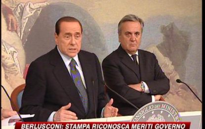 Berlusconi: "Stampa riconosca meriti del governo"