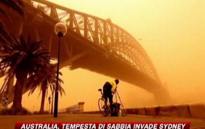 Sydney si colora di ocra sotto la tempesta di sabbia