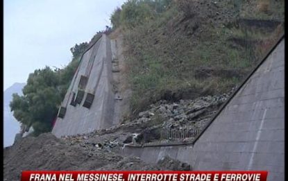 Messina, frana blocca strade e ferrovie