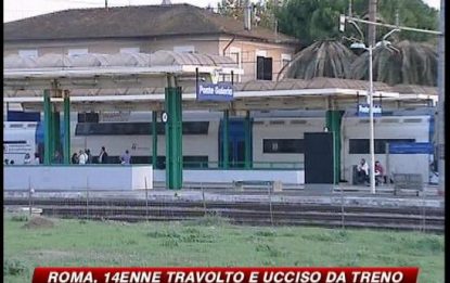 Roma, ragazzo muore travolto da un treno