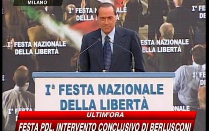 Berlusconi: "Anche Michelle Obama è abbronzata"