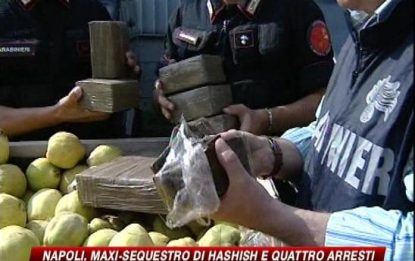 Napoli, maxisequestro di hashish: 4 arresti