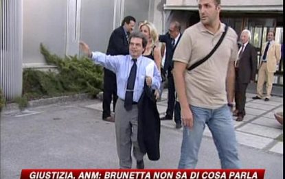 Brunetta attacca le toghe, Alfano lo difende