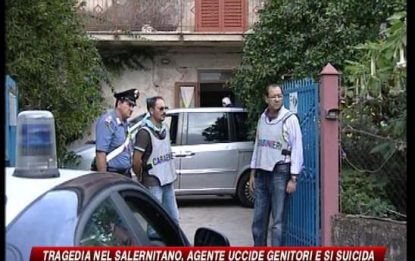 Salerno, agente uccide genitori e cane poi si spara